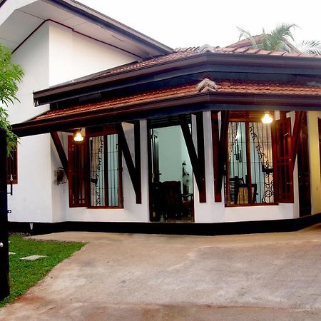 The Hermitage Negombo Kurana Katunayaka Exteriör bild