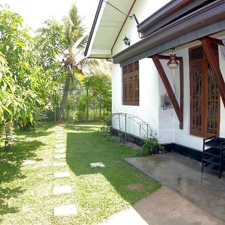 The Hermitage Negombo Kurana Katunayaka Exteriör bild