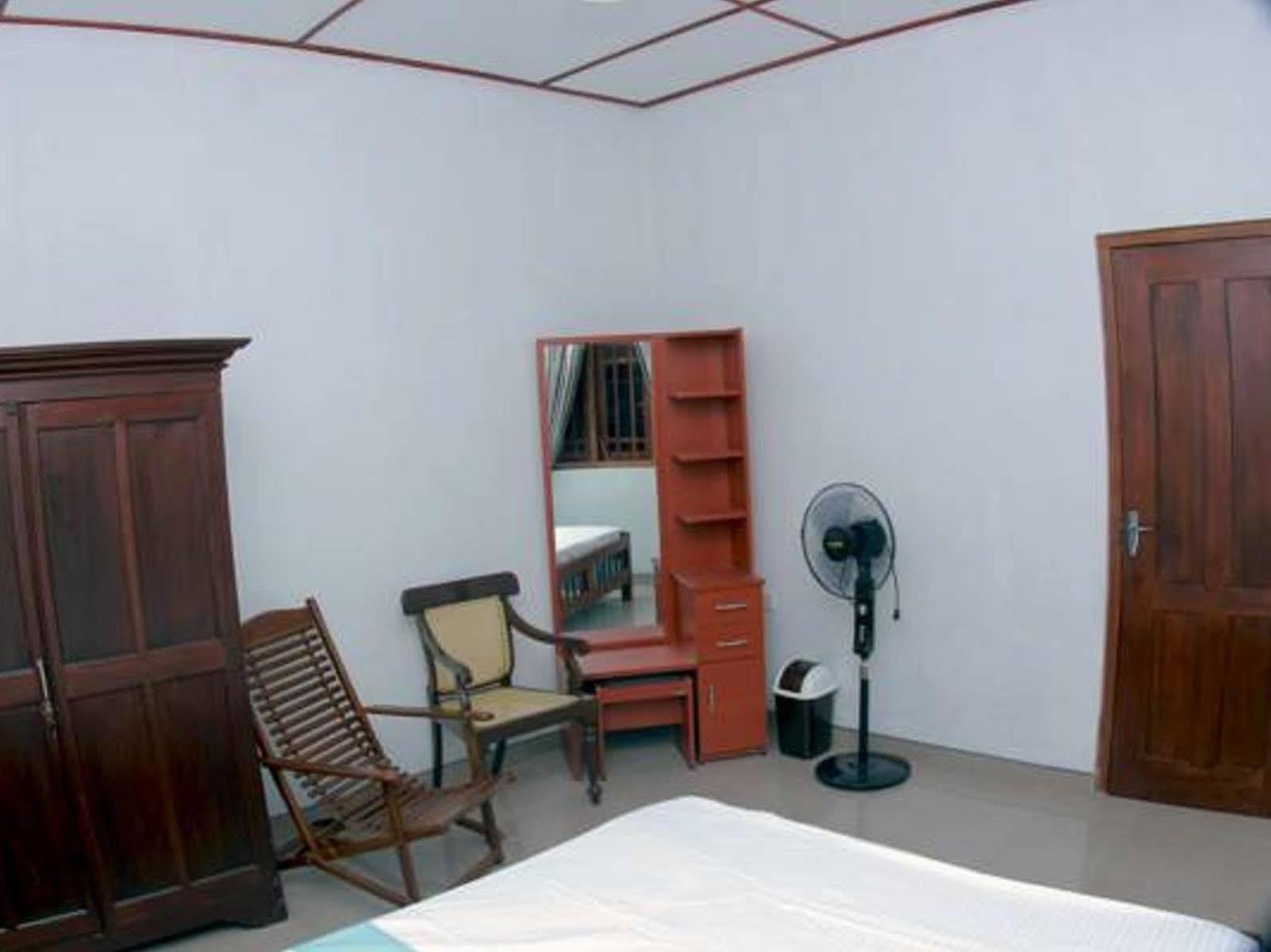 The Hermitage Negombo Kurana Katunayaka Exteriör bild