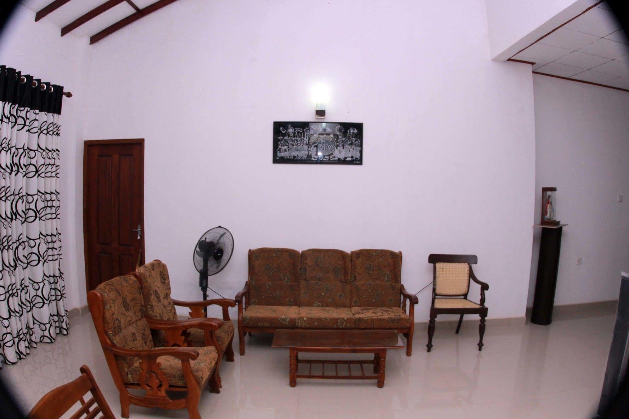 The Hermitage Negombo Kurana Katunayaka Exteriör bild