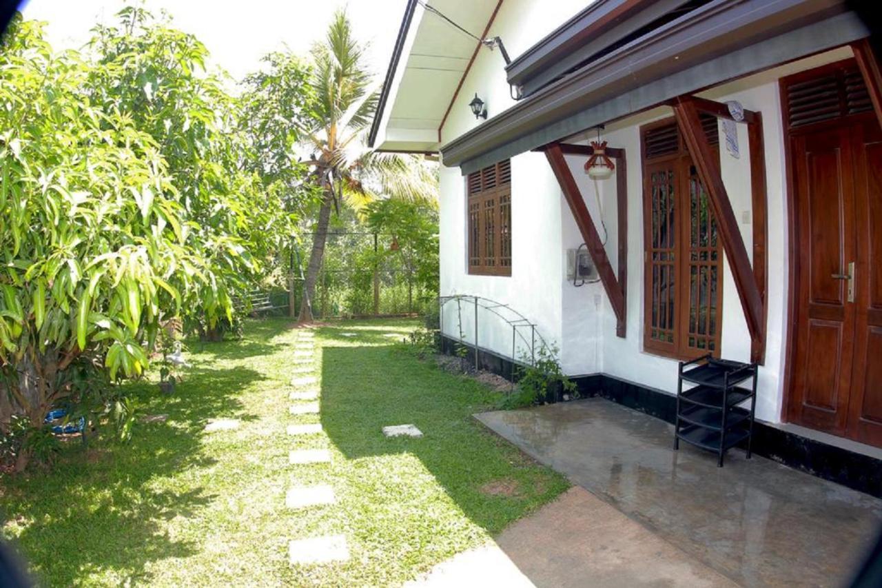 The Hermitage Negombo Kurana Katunayaka Exteriör bild